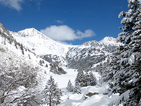 Aigüestortes et étang Llong Aigüestortes et étang Llong