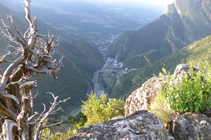 Belvédère sur la vallée du Valira sur le chemin d´Aixàs.