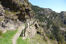 Chemin de la vallée du Riu.