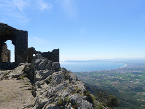 Château de Sant Salvador de Verdera depuis Sant Pere de Rodes