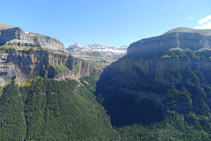 Vue panoramique du cirque de Cotatuero.