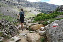 Continuer dans la vallée d´Ordesa en suivant le GR-11.