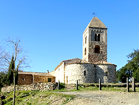 Église et dolmens de Fitor depuis Fonteta