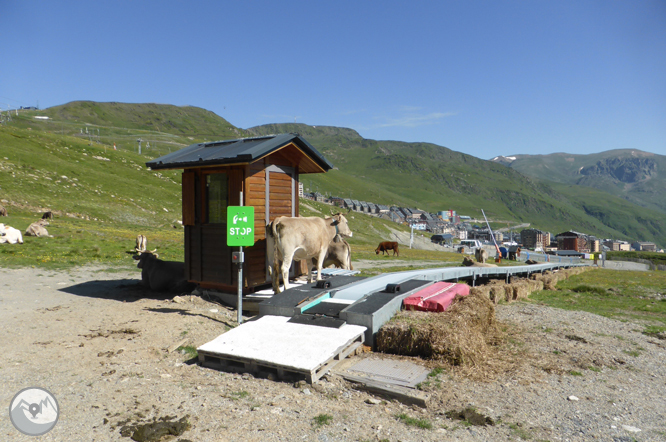 Lac des Abelletes et pics d