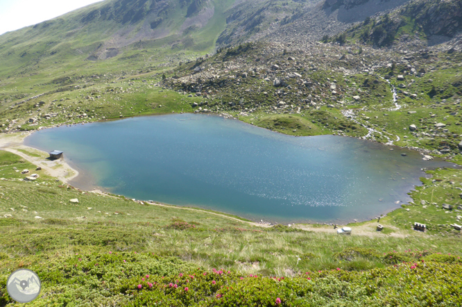 Lac des Abelletes et pics d