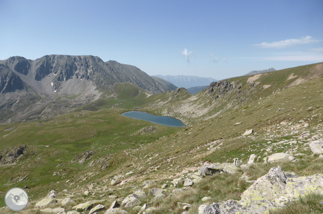 Lac des Abelletes et pics d