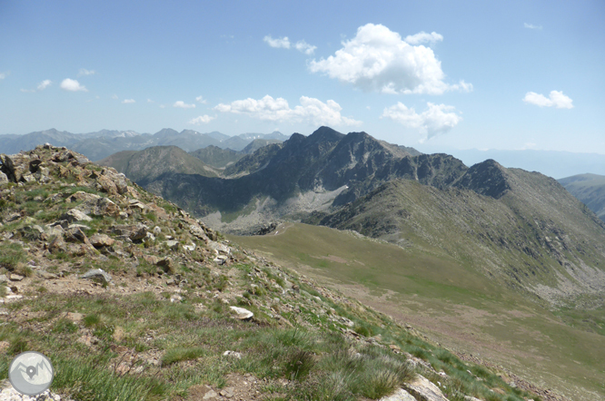 Lac des Abelletes et pics d