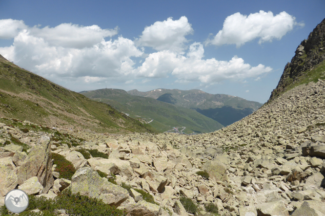 Lac des Abelletes et pics d