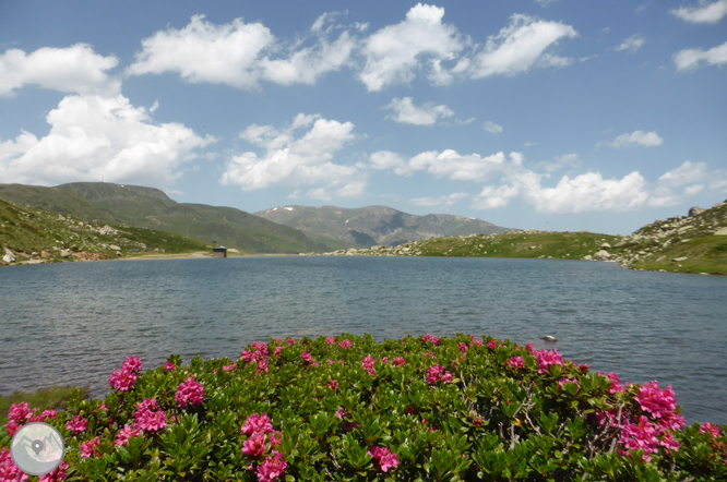 Lac des Abelletes et pics d