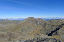 Le pic de La Serrera (2913 m).