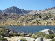Lac de Meligar avec le pic de Pessons au fond.