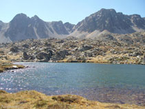 Lac sans nom entre le lac de Meligar et le lac de Les Fonts.