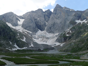 Lac de Gaube et le cirque des Oulettes de Gaube