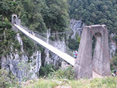 La passerelle d´Holzarté et les gorges d´Olhadubi