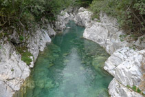 Rivière Ara depuis le pont d´Oncins.