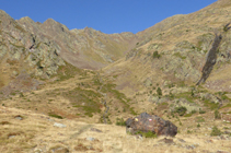 Jonction du GR 11 avec le chemin vers le refuge de Comapedrosa.