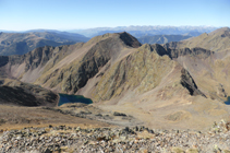 Le pic de Sanfonts (2885 m) et le lac Negre.