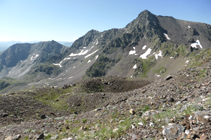 Restes des mines du col de Meners.