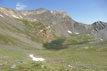 Cirque de Meners et le lac, en descendant vers la cabane de Meners.