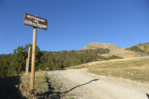 Piste qui monte vers le restaurant du Lac de Pessons.