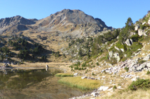 Lac de Coma Estremera et pic de Montmalús.