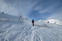 Montée abordable sur un terrain avec une pente modérée.