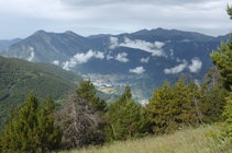 La Massana et le versant ombragé de la chaîne montagneuse d´Enclar.