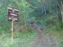 Chemin vers les <i>bordas</i> d´Ensegur.