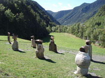 Le français Rachid Khimoune est l´auteur de ces sculptures.