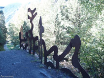 Sculpture de Guy de Rougemont.