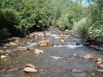 La rivière nous a suivis à tout moment.