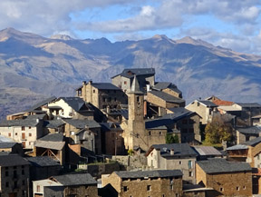 Tornafort et la vallée de Siarb depuis Sort