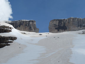 Pic du Taillon (3114 m) depuis la Brèche de Roland