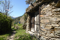 Des jardins sur le chemin de La Solana.