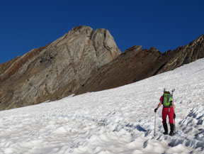 Du Grand Vignemale (3298 m) au Montferrat (3219 m) depuis le barrage d´Ossoue